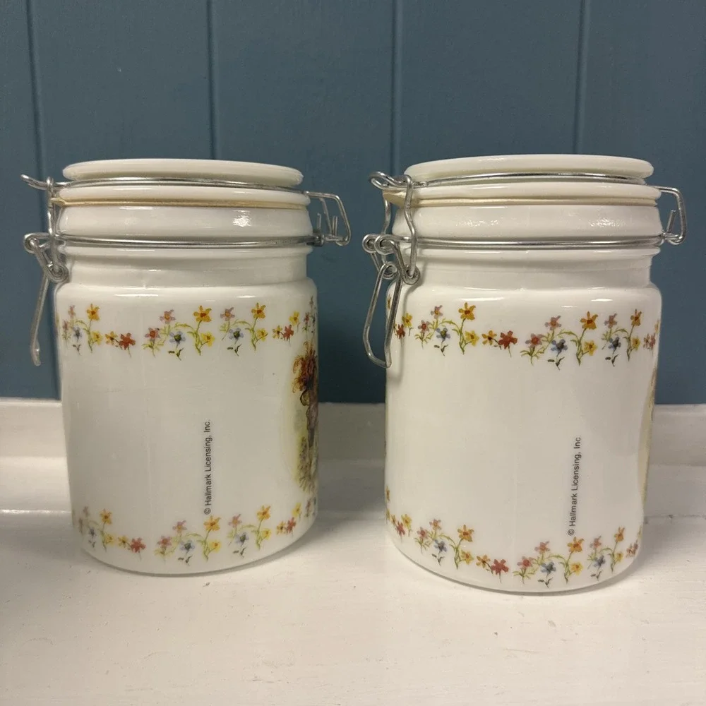 Set Of 2 Vtg Hallmark White Milk‎ Glass Ceramic Teddy Bear Tea Party Canisters